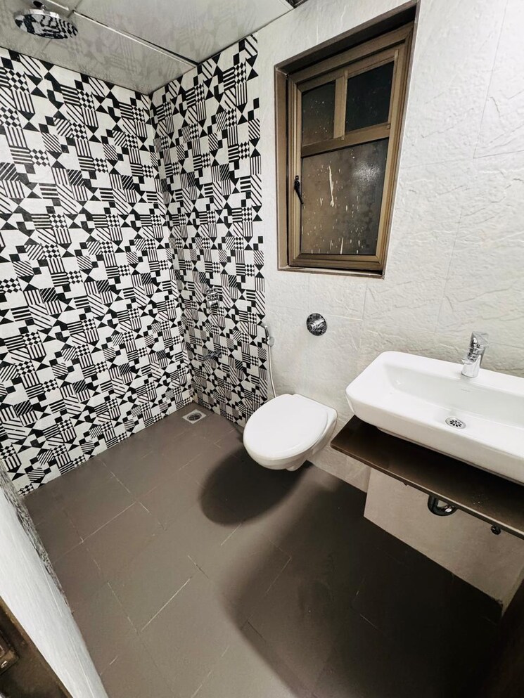 Bathroom, kalyani nagar 2 Bedroom 980 Sq.Ft. Apartment In Kalyani Nagar Pune 8701890