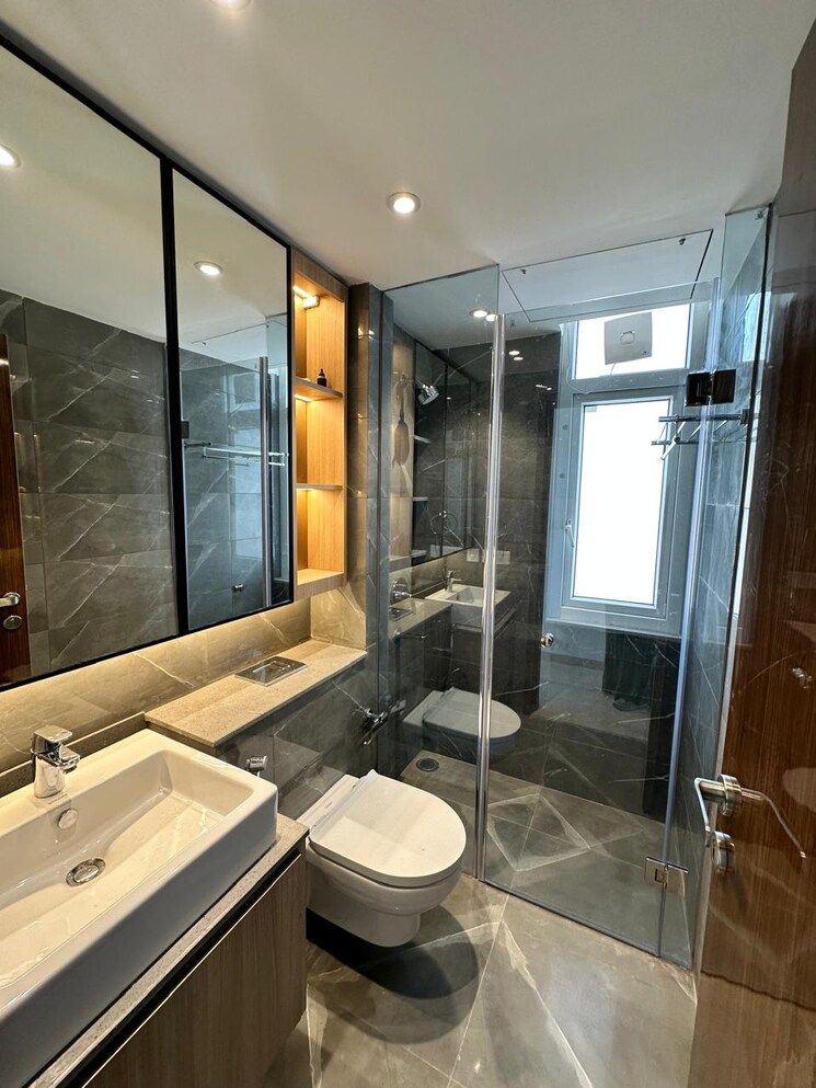 Master Bedroom, unitech-uniworld-resorts-the-residences 5 Bedroom 4500 Sq.Ft. Builder Floor In Sector 33 Gurgaon 8701867