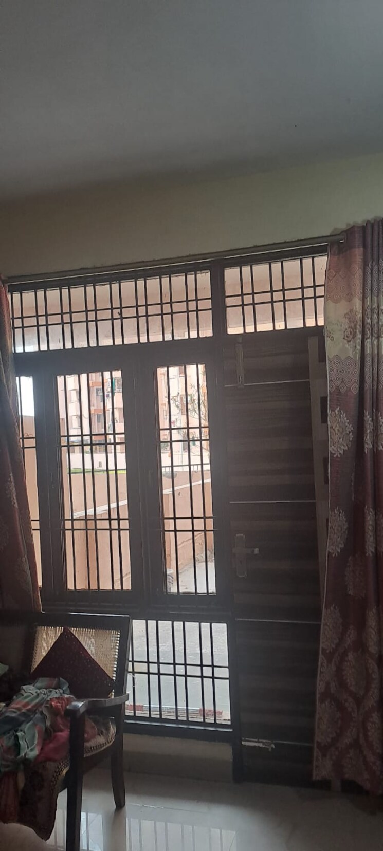 Room, sector 87 3 Bedroom 1450 Sq.Ft. Apartment In Sector 87 Faridabad 8701947