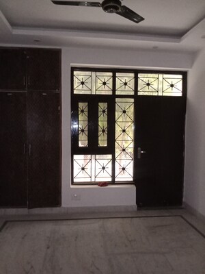 Room in 2 BHK Builder Floor at Green Fields Colony – for Sale