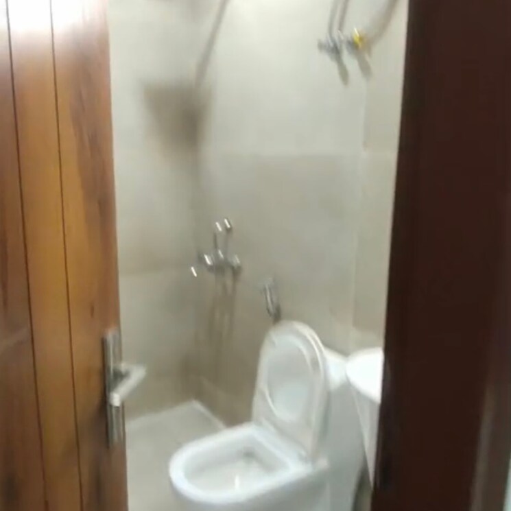 Bathroom, lajpat nagar ii 1 Bedroom 450 Sq.Ft. Builder Floor In Lajpat Nagar ii Delhi 8701968