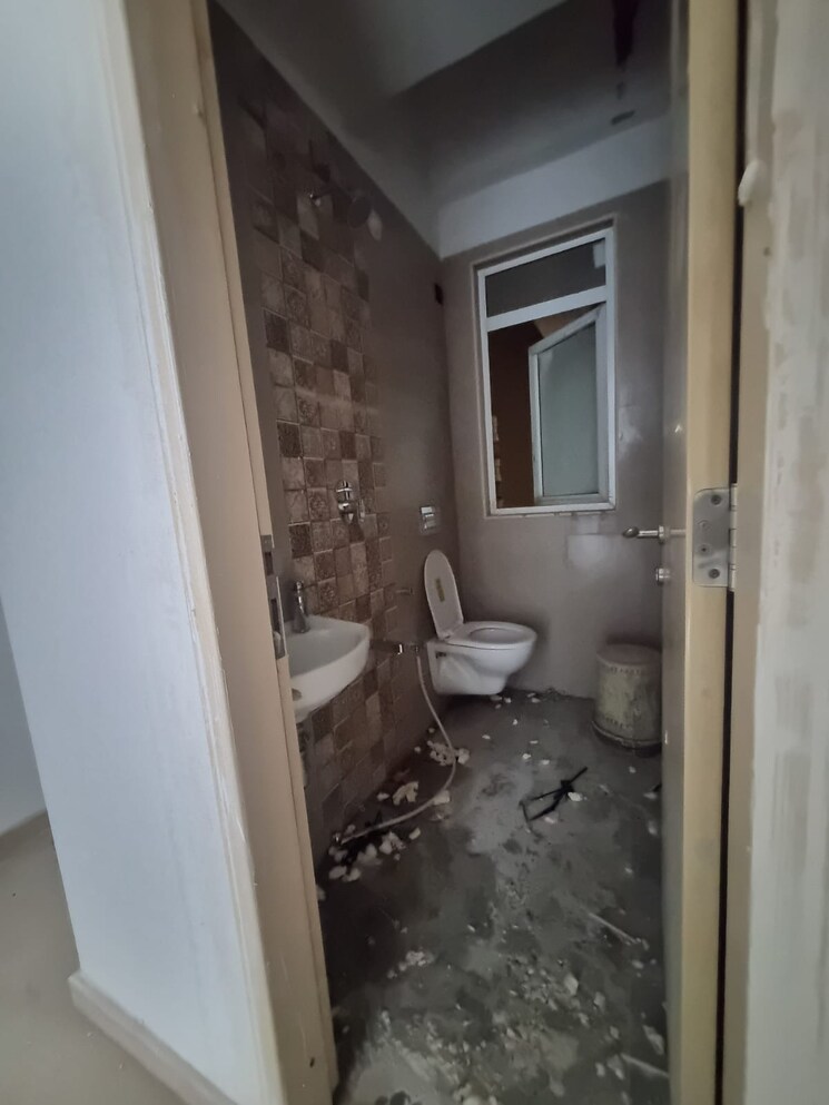 Bathroom, omkar-veda-exclusive 3 Bedroom 1400 Sq.Ft. Apartment In Parel Mumbai 8701950