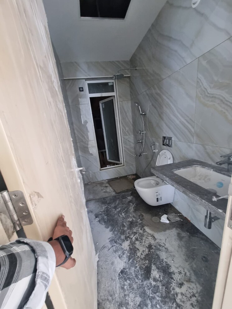 Bathroom, omkar-veda-exclusive 3 Bedroom 1400 Sq.Ft. Apartment In Parel Mumbai 8701950