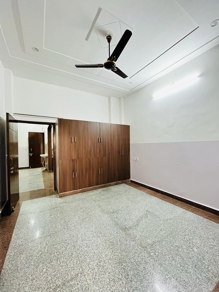 Room, sector 65 2.5 Bedroom 1450 Sq.Ft. Builder Floor In Sector 65 Faridabad 8701965