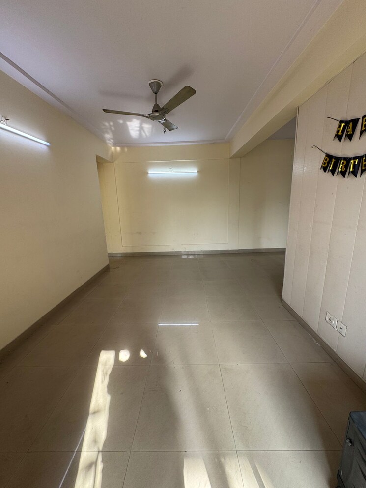 Room, puri-pratham 3 Bedroom 1400 Sq.Ft. Apartment In Sector 84 Faridabad 8702024