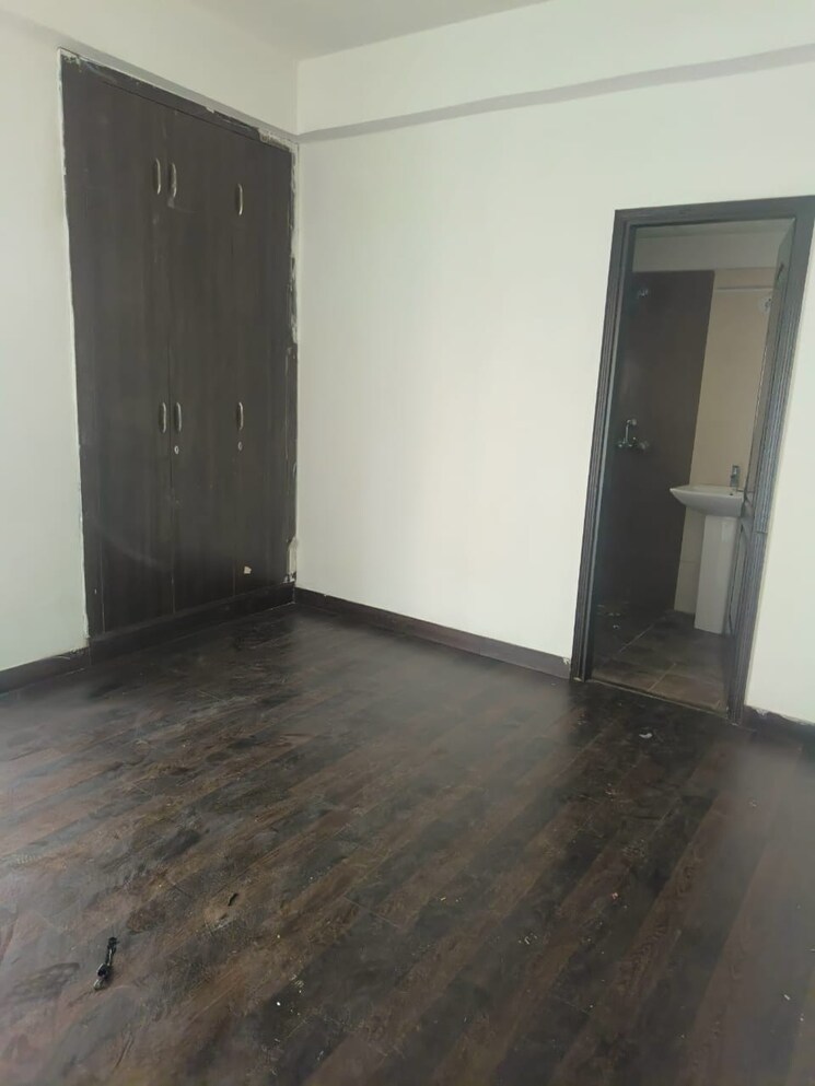 Room, gardenia-golf-city 3 Bedroom 1350 Sq.Ft. Apartment In Sector 75 Noida 8702066