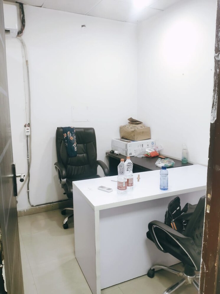 Team Area, sector 4 Commercial Office Space 1000 Sq.Ft. In Sector 4 Noida 8702068