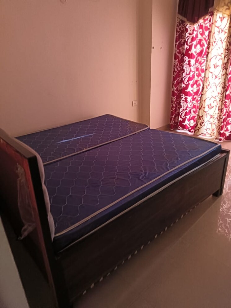 Bedroom, maxblis-white-house 3 Bedroom 1390 Sq.Ft. Apartment In Sector 75 Noida 8702085