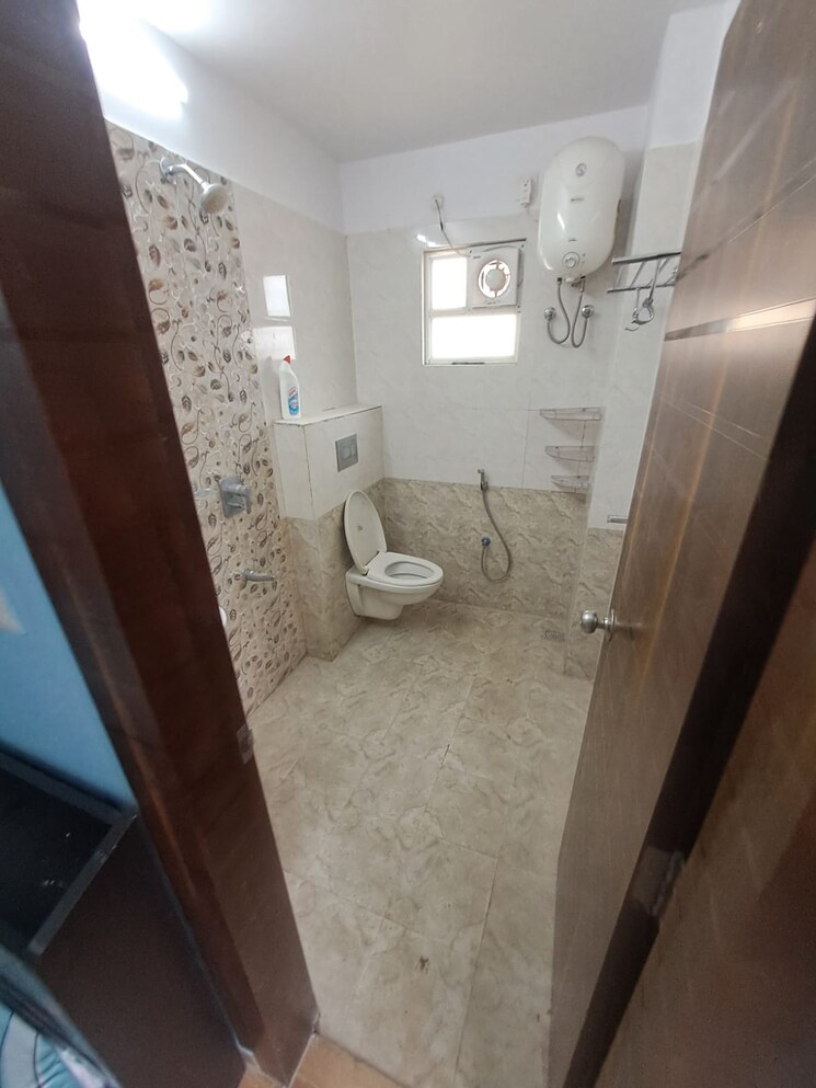 Bathroom, argora 3 Bedroom 1500 Sq.Ft. Apartment In Argora Ranchi 8702095