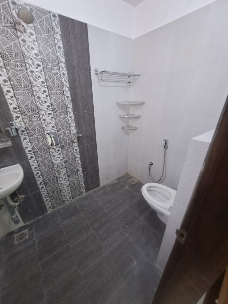 Bathroom, argora 3 Bedroom 1500 Sq.Ft. Apartment In Argora Ranchi 8702095
