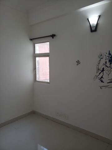 Room in 2 BHK Apartment at Maxblis White House, Sector 75 – for Rent