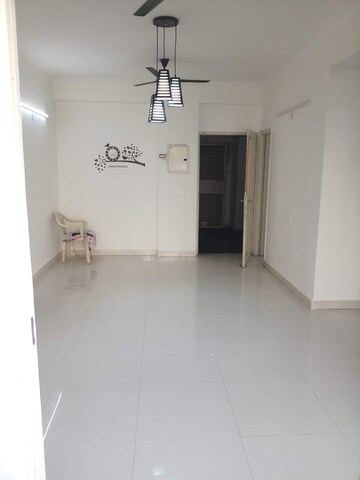 Room in 2 BHK Apartment at Maxblis White House, Sector 75 – for Rent