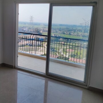 Room in 2 BHK Apartment at Antriksh Golf City, Sector 150 – for Rent