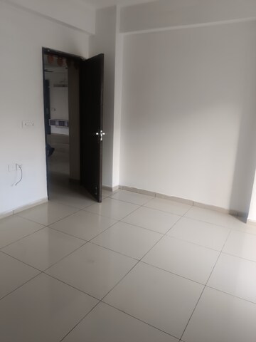 2 BHK Apartment For Rent in Panchsheel Greens II, Sector 16 Greater Noida