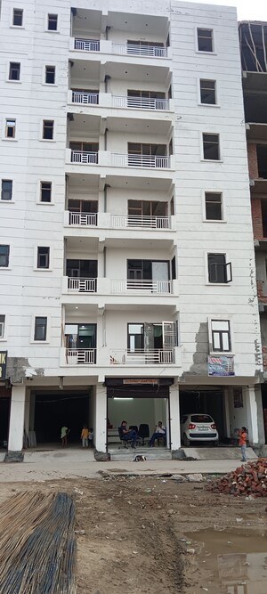 2 BHK Builder Floor For Sale in Vaishnav Apartments, Sector 73