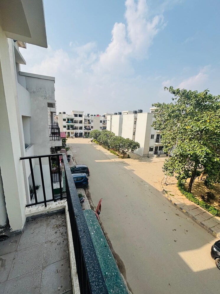 Balcony, sare-springview-floors 4 Bedroom 1300 Sq.Ft. Builder Floor In Lal Kuan Ghaziabad 8702189