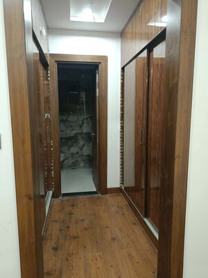 Furnished Amenities in 3 BHK Builder Floor at Sector 77 – for Sale