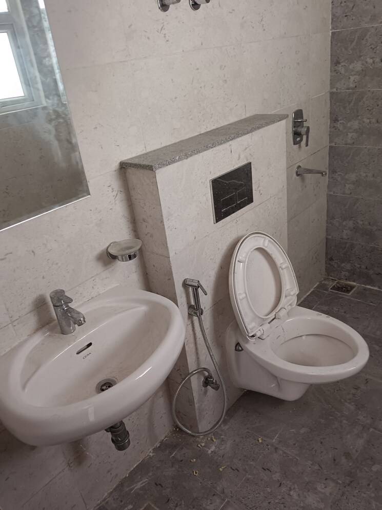 Attached Bathroom, sector 79 3 Bedroom 1985 Sq.Ft. Apartment In Sector 79 Faridabad 8702224