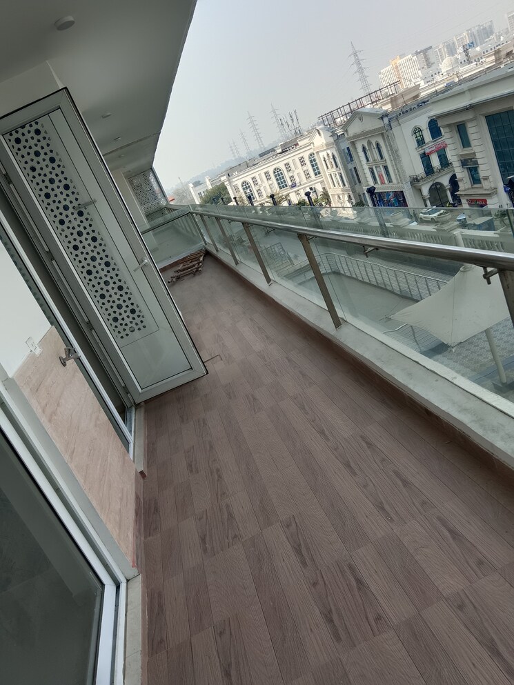 Balcony, sector 79 3 Bedroom 1985 Sq.Ft. Apartment In Sector 79 Faridabad 8702224