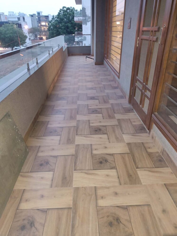 Balcony, sector 77 3 Bedroom 2200 Sq.Ft. Builder Floor In Sector 77 Faridabad 8702219