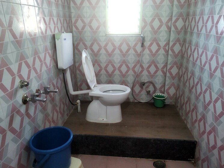 Bathroom, chingrighata 1 Bedroom 410 Sq.Ft. Apartment In Chingrighata Kolkata 4013133