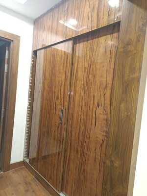 Furnished Amenities in 3 BHK Builder Floor at Sector 77 – for Sale