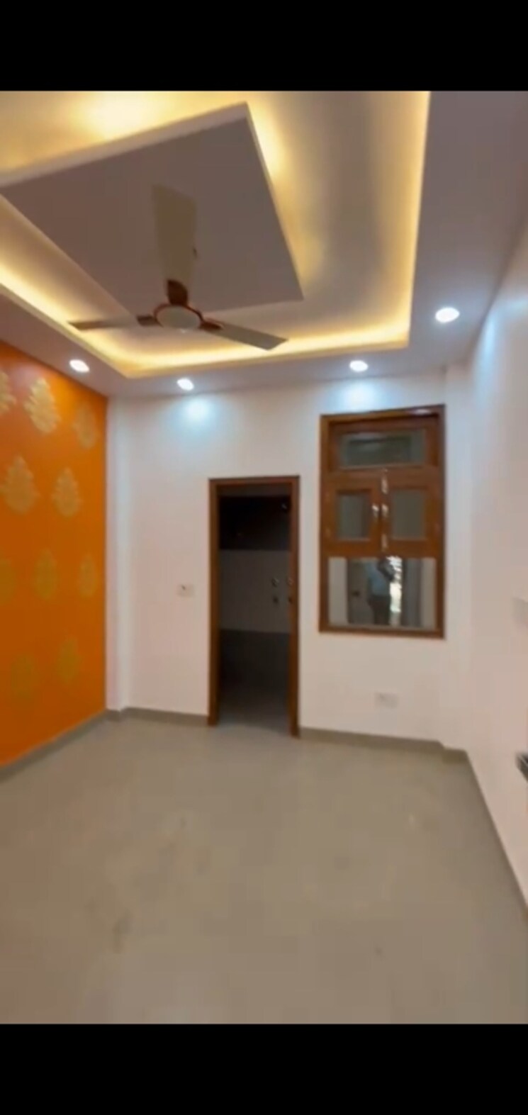 Room, vasundhara sector 2b 3 Bedroom 78 Sq.Mt. Builder Floor In Vasundhara Sector 2b Ghaziabad 8702263