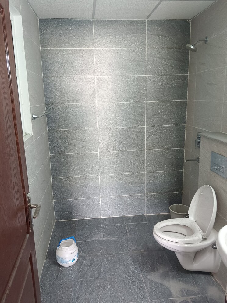 Attached Bathroom, sector 79 3 Bedroom 1985 Sq.Ft. Apartment In Sector 79 Faridabad 8702254