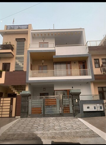 4 BHK Independent House For Sale in Aerocity