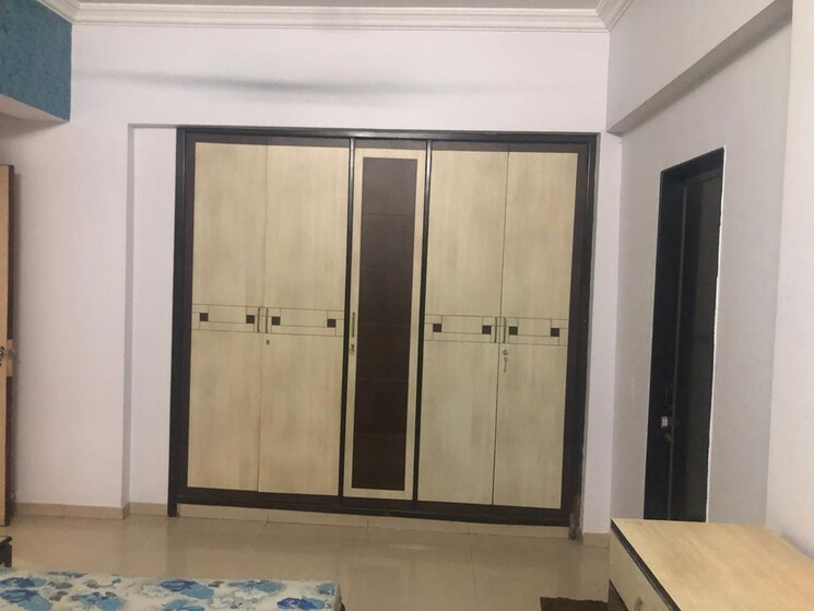 Room, pokhran road no two 2 Bedroom 700 Sq.Ft. Apartment In Pokhran Road No Two Thane 8702257