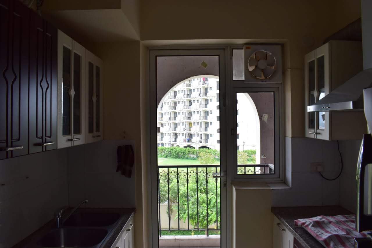 4 BHK + Servant Room Apartment For Rent in DLF New Town Heights II