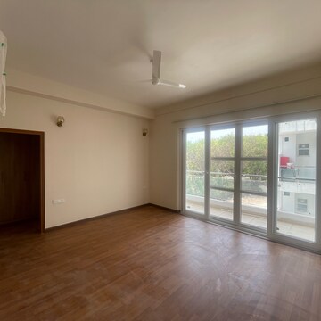Room in 5 BHK Apartment at SS Linden, Sector 84 – for Rent