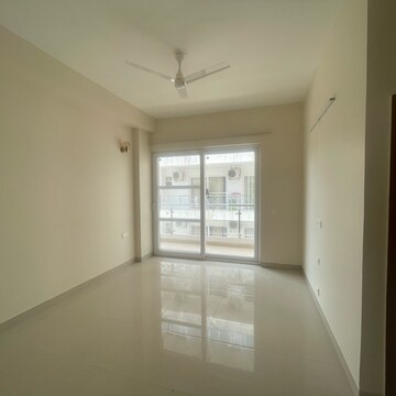 Room in 5 BHK Apartment at SS Linden, Sector 84 – for Rent