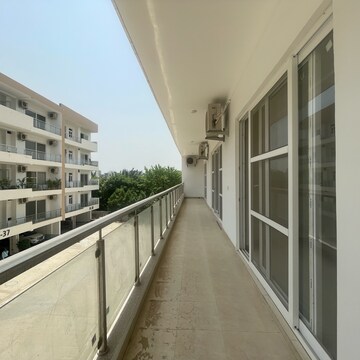 Balcony in 5 BHK Apartment at SS Linden, Sector 84 – for Rent