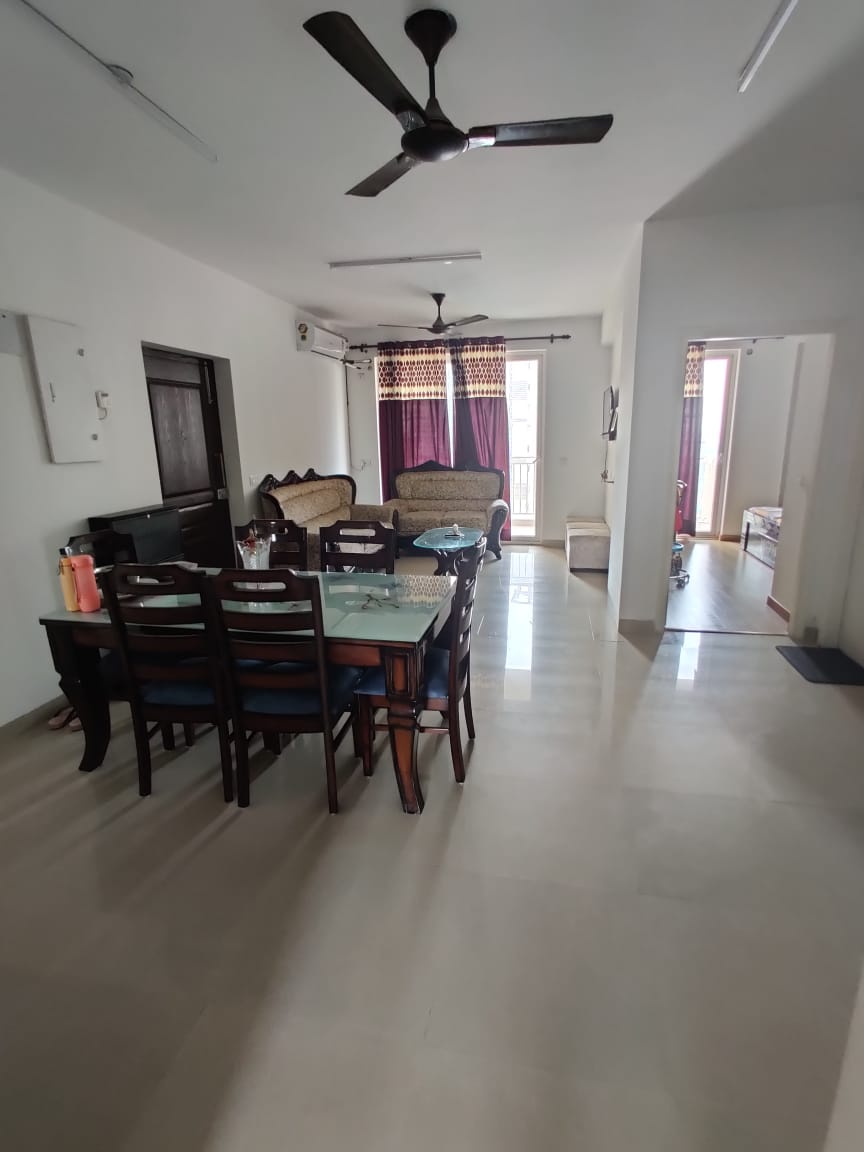 3 BHK + Servant Room,Extra Room Apartment For Rent in Emaar Gurgaon Greens