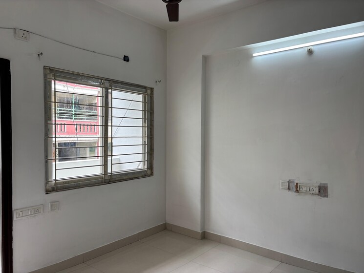 Room, madhapur 3 Bedroom 1800 Sq.Ft. Builder Floor In Madhapur Hyderabad 8702310