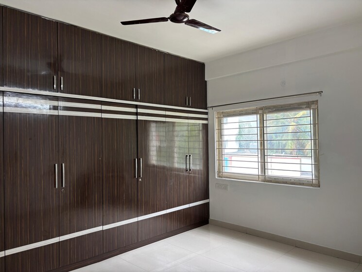 Room, madhapur 3 Bedroom 1800 Sq.Ft. Builder Floor In Madhapur Hyderabad 8702310