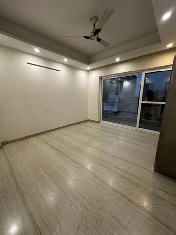 Room in 3 BHK Builder Floor at Sector 23 – for Rent
