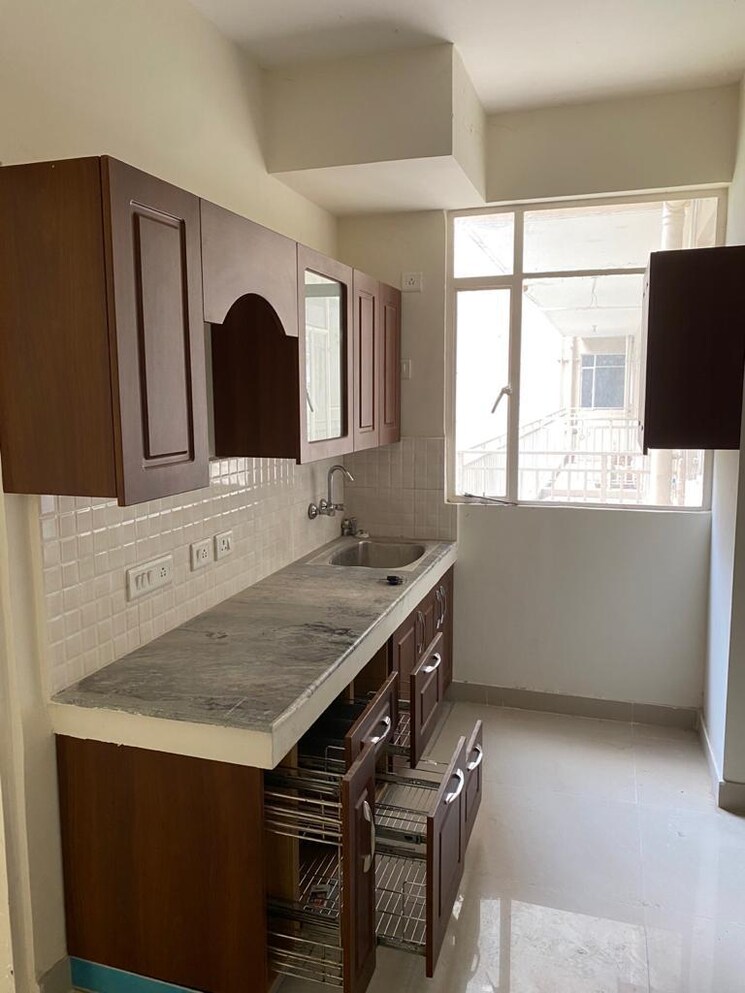 Kitchen, shree-vardhman-green-court 2 Bedroom 690 Sq.Ft. Apartment In Sector 90 Gurgaon 8702326