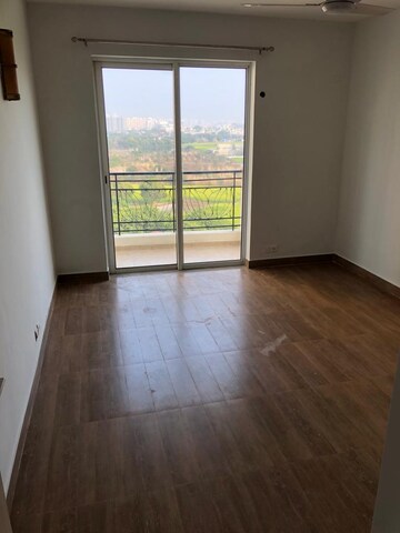 Room in 4 BHK Apartment at DLF New Town Heights I, Sector 90 – for Rent