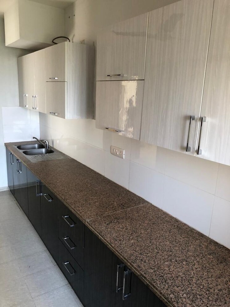 Kitchen, dlf-new-town-heights-i 4 Bedroom 2727 Sq.Ft. Apartment In Sector 90 Gurgaon 8702320