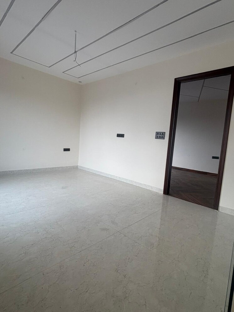 Room, mussoorie road 5 Bedroom 205 Sq.Yd. Independent House In Mussoorie Road Dehradun 8702308