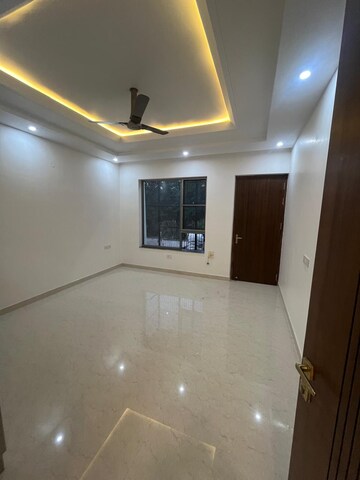Room in 3 BHK Independent House at Gulmohar Estate, Pi Greater Noida – for Rent