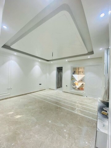 Room in 4 BHK Builder Floor at Srishti Greenfield Homes, Green Fields Colony – for Sale