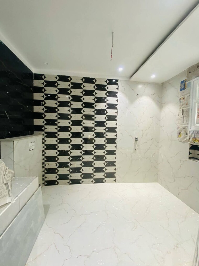 Bathroom, srishti-greenfield-homes 4 Bedroom 3500 Sq.Ft. Builder Floor In Green Fields Colony Faridabad 8702366