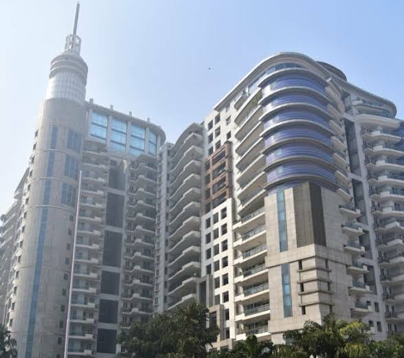 4 BHK + Servant Room Apartment For Rent in DLF The Pinnacle