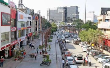 Shop For Rent in Sector 18