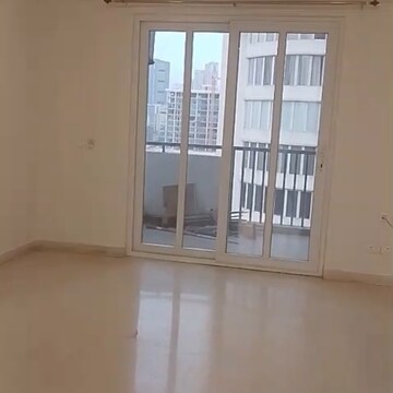 Room in 2 BHK Apartment at BPTP Mansions Park Prime, Sector 66 – for Rent