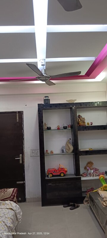 Furnished Amenities in 3 BHK Apartment at Amrapali Zodiac, Sector 120 – for Rent