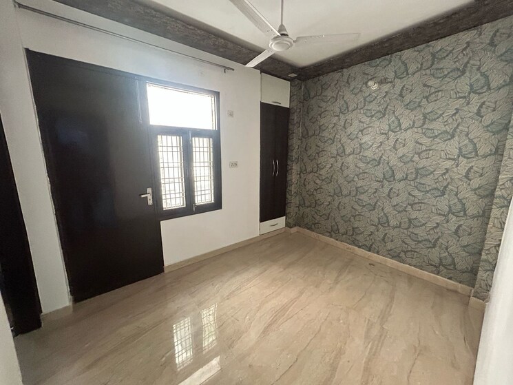 Room, burari 2 Bedroom 75 Sq.Yd. Builder Floor In Burari Delhi 8702413